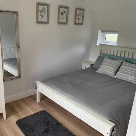Haven Oaks - Self Contained Rural Lodge 1 Shedfield エクステリア 写真